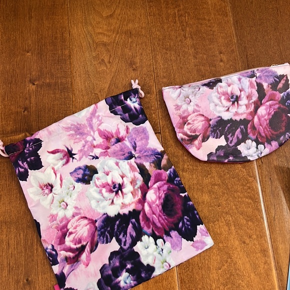 Makeup Bundle - Picture 5 of 5